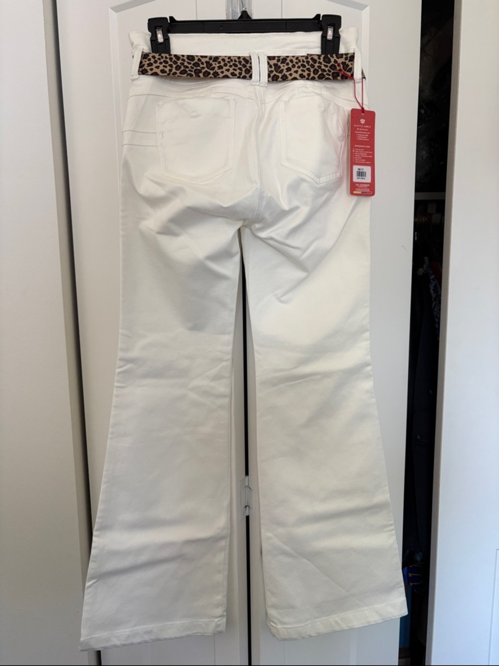 NWT [Bartolomeo] Columbian White Stretch Flare Jeans & Belt Women’s US 4/6 - Picture 7 of 15